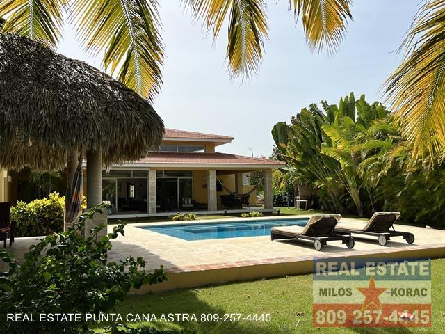 Cocotal Golf villa for sale in Punta Cana